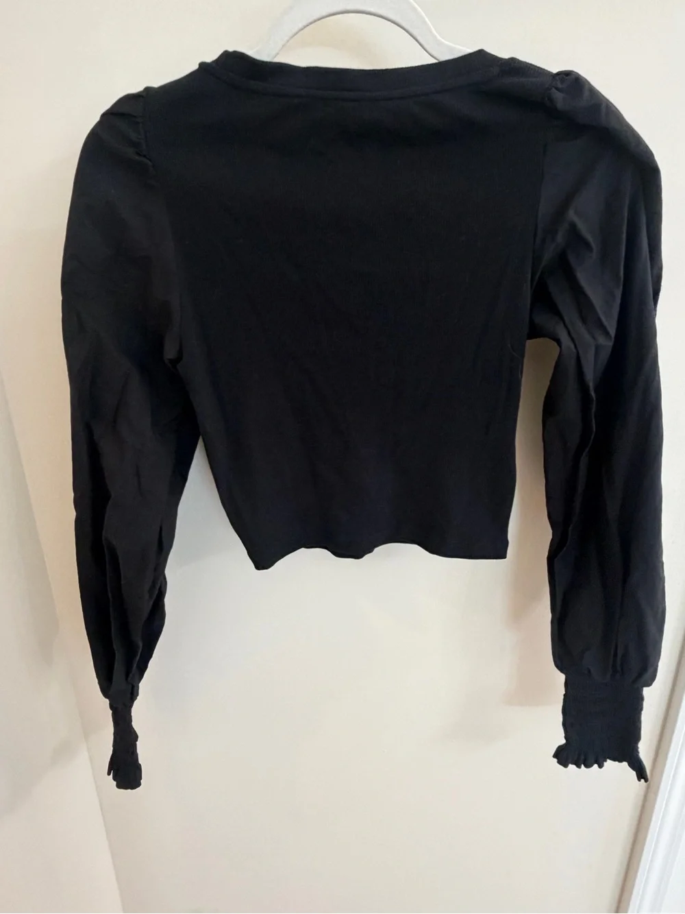 Black Puff-Sleeve Cropped Top - size L